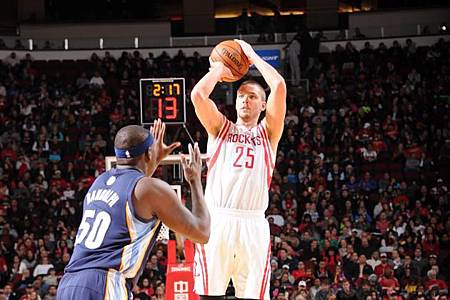 hi-res-464893165-chandler-parsons-of-the-houston-rockets-shoots-against_crop_north.jpg