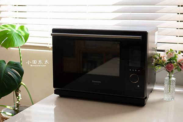 Panasonic 一爐雙料理蒸烘烤微波爐NN-BS1700