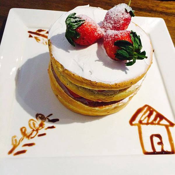 草莓鬆餅塔1.jpg 草莓鬆餅塔1.jpg