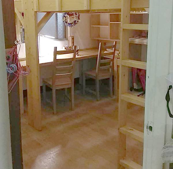【2019年完成個案】10X8尺夾層床設計＆直梯+梯櫃+書桌