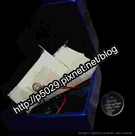 不能更換有燈首飾盒的電池嗎？