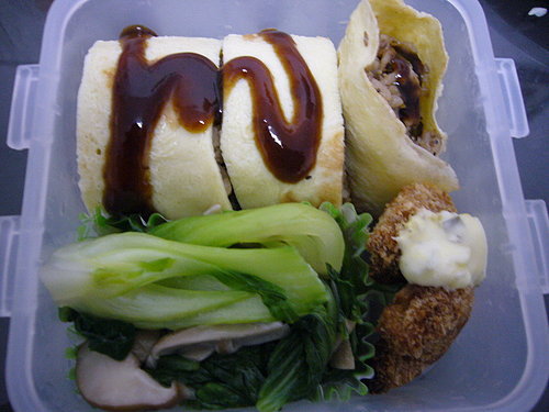 2007.12.15 蛋包飯+雞汁燴香菇清江菜+炸蝦配塔塔醬.jpg