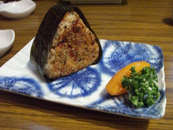 鮭魚海苔飯團