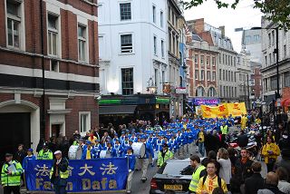 2011-11-6-minghui-london-parade-02--ss.jpg 2011-11-6-minghui-london-parade-02--ss.jpg