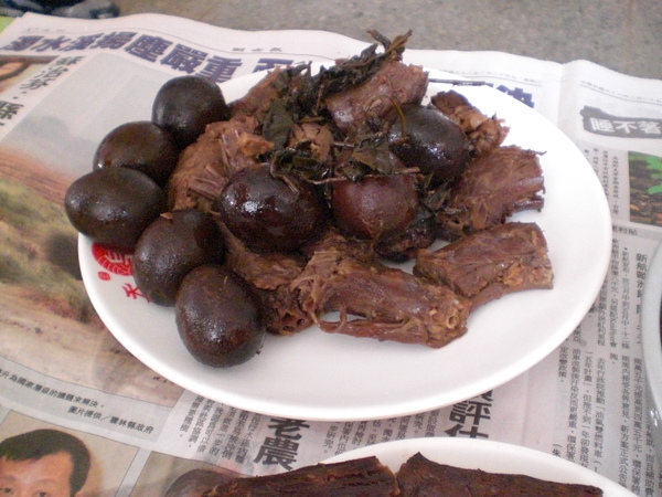 ㄚ滷爸無皮鴨脖子 & 東海東山鴨頭滷鐵蛋