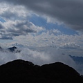 來了一大片烏雲