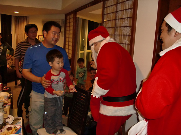 Surprise! X'mas Room Service!