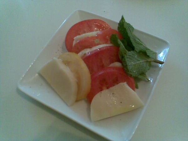 tomato cheese salad.jpg