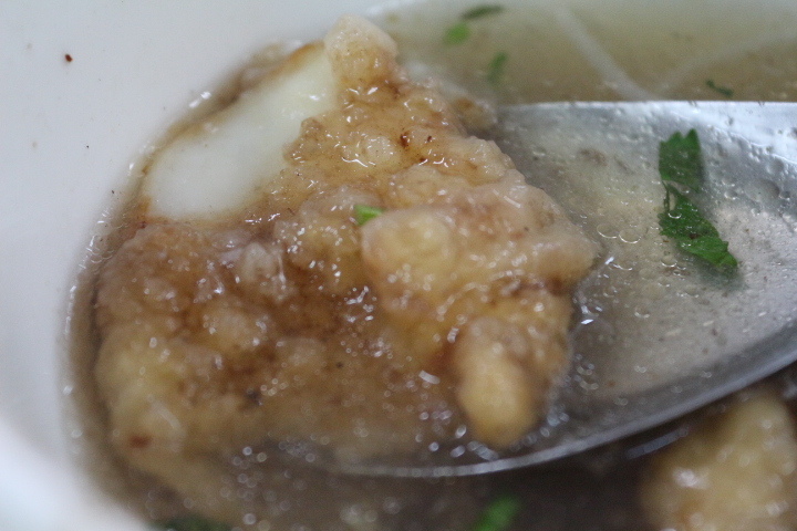 台南東區-紅燒花枝羹後甲分店 新鮮又香酥的口感 台南東區-紅燒花枝羹後甲分店 新鮮又香酥的口感