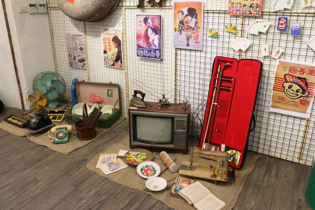 台南中西區-拖拉庫トラック 玩弄食物、發揮創意台南特色站食餐廳 台南中西區-拖拉庫トラック 玩弄食物、發揮創意台南特色站食餐廳