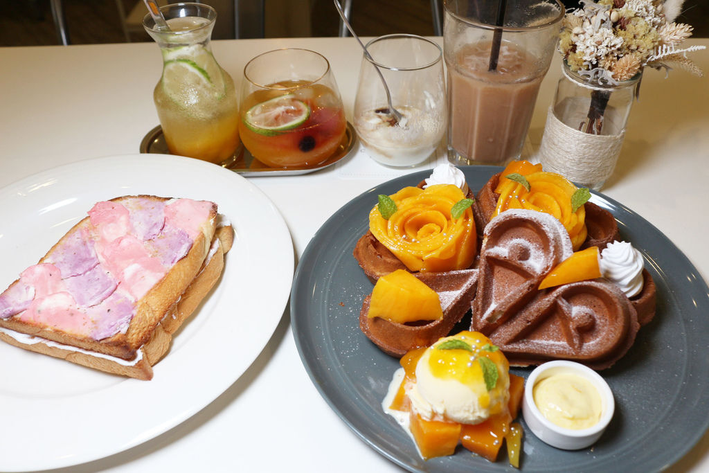 cafe.com 噠慷咖啡 網美打卡聖地 夢幻少女風下午茶 cafe.com 噠慷咖啡 網美打卡聖地 夢幻少女風下午茶