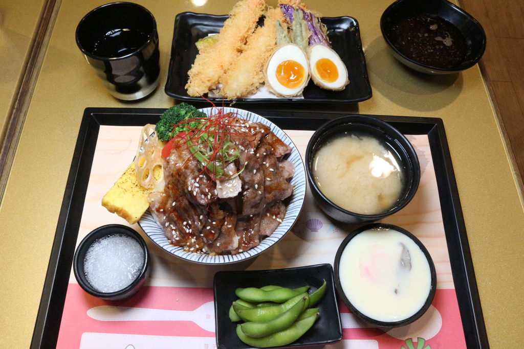 定食8 十五分鐘未出餐免費 火焰雪花牛丼火熱登場 定食8 十五分鐘未出餐免費 火焰雪花牛丼火熱登場
