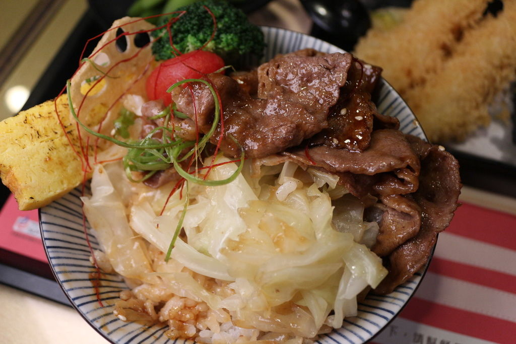 定食8 十五分鐘未出餐免費 火焰雪花牛丼火熱登場 定食8 十五分鐘未出餐免費 火焰雪花牛丼火熱登場