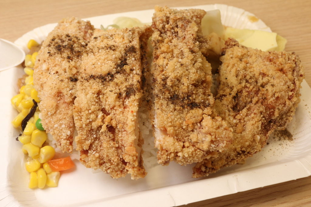 台南永康-樂樂家傳便當 炭烤雞排、豆乳大雞排等四菜一主餐  台南永康-樂樂家傳便當 炭烤雞排、豆乳大雞排等四菜一主餐