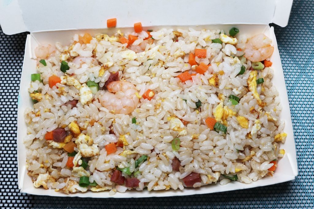 台南東區美食 粒粒分明又不油膩的廣式炒飯 臘味炒飯以四季豆 蘿蔔取代三色豆 台南美食地圖 玩樂誌