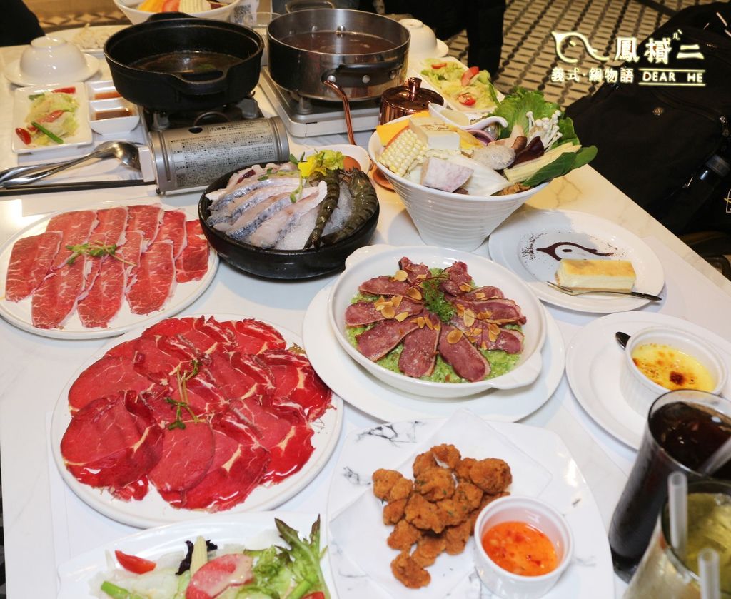 鳳樲二,義式火鍋,海陸系列,台南聚餐,壽喜燒鍋,豬肚雞鍋,摩艾石像,台南美食,聚餐推