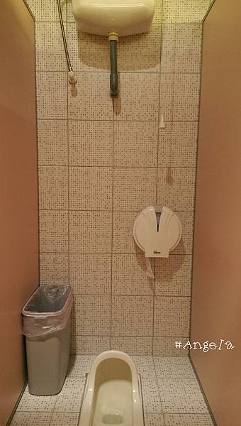 -廁所內部.jpg