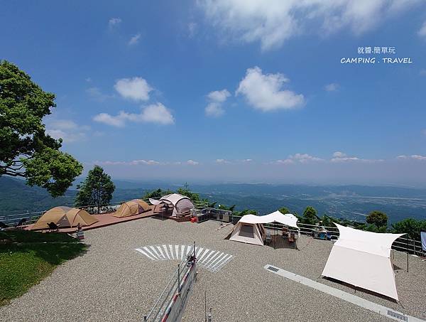 【露營趣】南投. 雲野露營區 ★百萬夜景印眼前、置身茶園中的