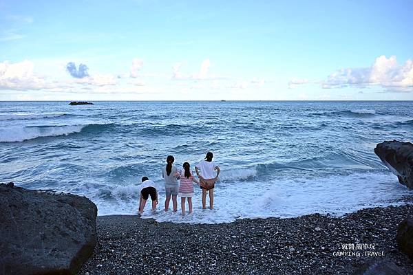 【露營趣】台東.巴歌浪船屋藝術園區 ★超浪漫的面海露營區、東