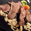 主菜香蒜瓦片牛肉