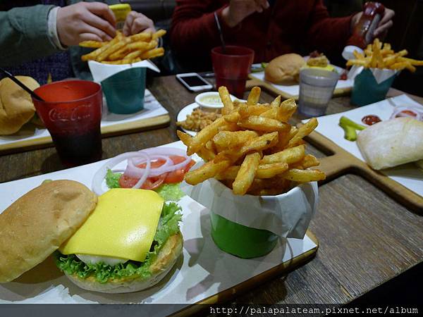 1885 Burger Store