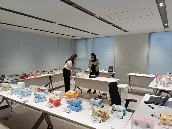 媽媽寶寶2024最愛婦幼菁品大賞-《爸媽評鑑團》評鑑活動