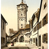 德國羅騰堡 (Rothenburg ob der Tauber)古老鐘樓的上世紀照片。
