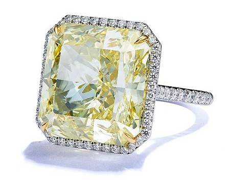 tiffany高級珠寶系列鉑金與18k金鑲嵌主石總重逾20克拉黃鑽戒指，約48,000,000元