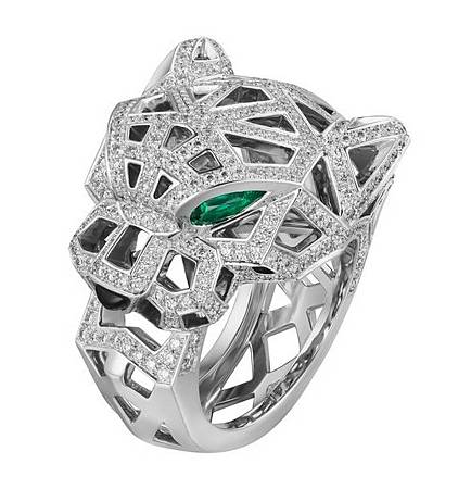 許芳宜選戴的panthere de cartier美洲豹鏤空鑽石戒指