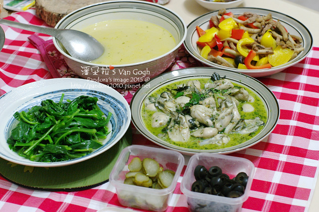 2015.05.21-(奶油玉米濃湯)、青醬牡蠣、肉絲茶樹菇甜椒、麻油炒皇宮菜-.jpg 2015.05.21-(奶油玉米濃湯)、青醬牡蠣、肉絲茶樹菇甜椒、麻油炒皇宮菜-.jpg