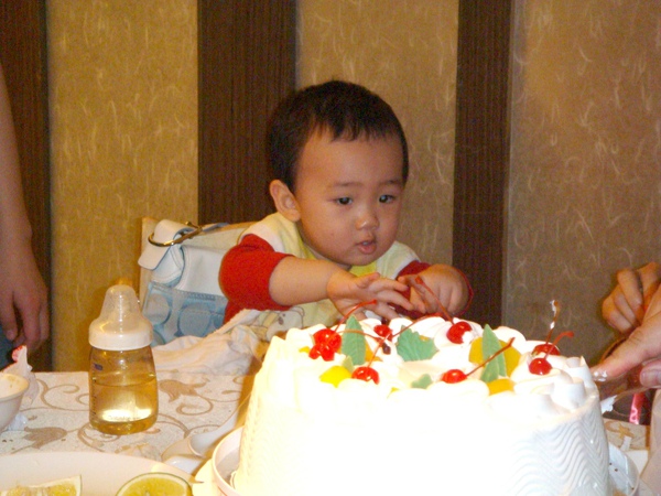 我第一個生日蛋糕ㄝ