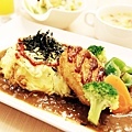 可樂餅咖哩歐姆蛋飯