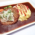 漢堡排牛肉醬汁歐姆蛋飯