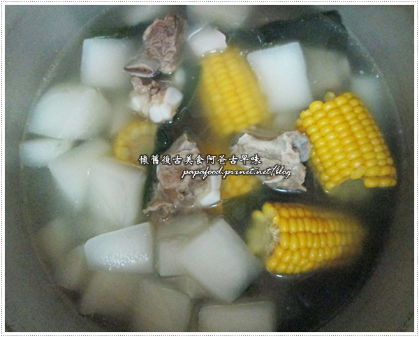玉米排骨湯 玉米排骨湯