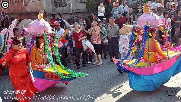 金門鳳翔新村跑旱船舞蛤精(四月十二迎城隍，模範街，20120502)01.JPG