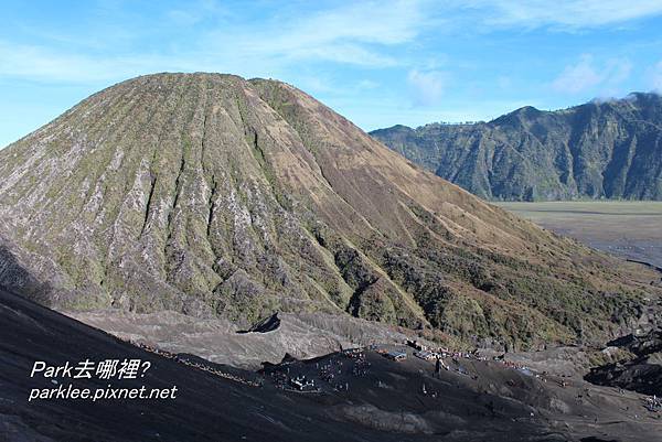 Bromo火山岩-3.jpg