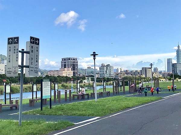 戶外休閒 基隆河自行車道u Bike之旅 汐止 淡水 風景美不勝收 打破你對河濱公園的印象 跟著霏霏一起吃喝玩樂 痞客邦 戶外休閒 基隆河自行車道u Bike之旅 汐止 淡水 風景美不勝收 打破你對河濱公園的印象 跟著霏霏一起吃喝玩樂 痞客邦