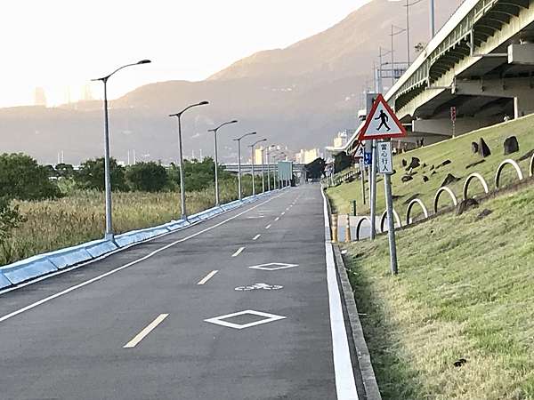 戶外休閒 基隆河自行車道u Bike之旅 汐止 淡水 風景美不勝收 打破你對河濱公園的印象 跟著霏霏一起吃喝玩樂 痞客邦 戶外休閒 基隆河自行車道u Bike之旅 汐止 淡水 風景美不勝收 打破你對河濱公園的印象 跟著霏霏一起吃喝玩樂 痞客邦