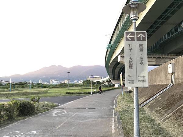 戶外休閒 基隆河自行車道u Bike之旅 汐止 淡水 風景美不勝收 打破你對河濱公園的印象 跟著霏霏一起吃喝玩樂 痞客邦