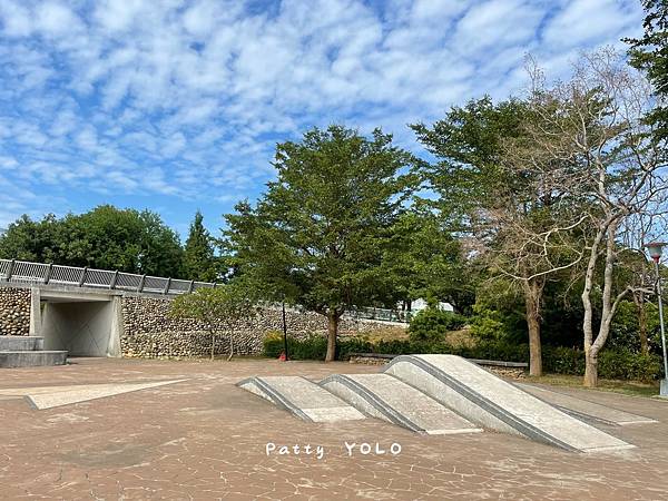 神岡圳前仁愛公園廣場