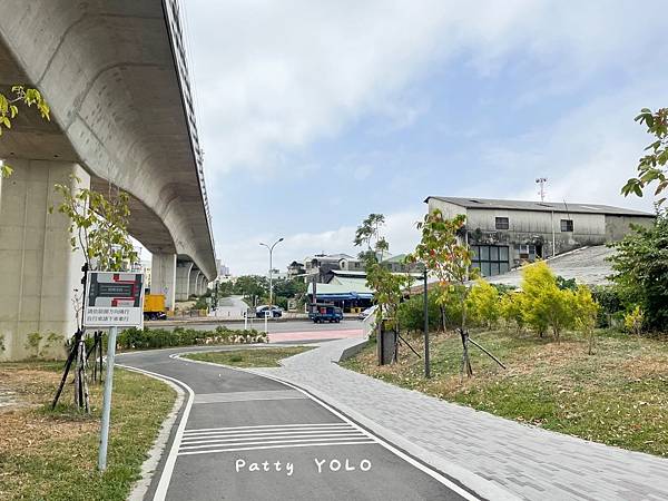 綠空廊道~過馬路