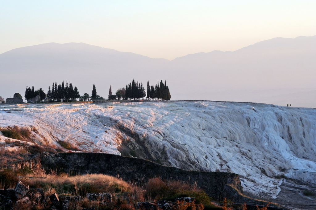 土耳其。棉堡Pamukkale︱赤腳走進雪白幻境。全球唯三天