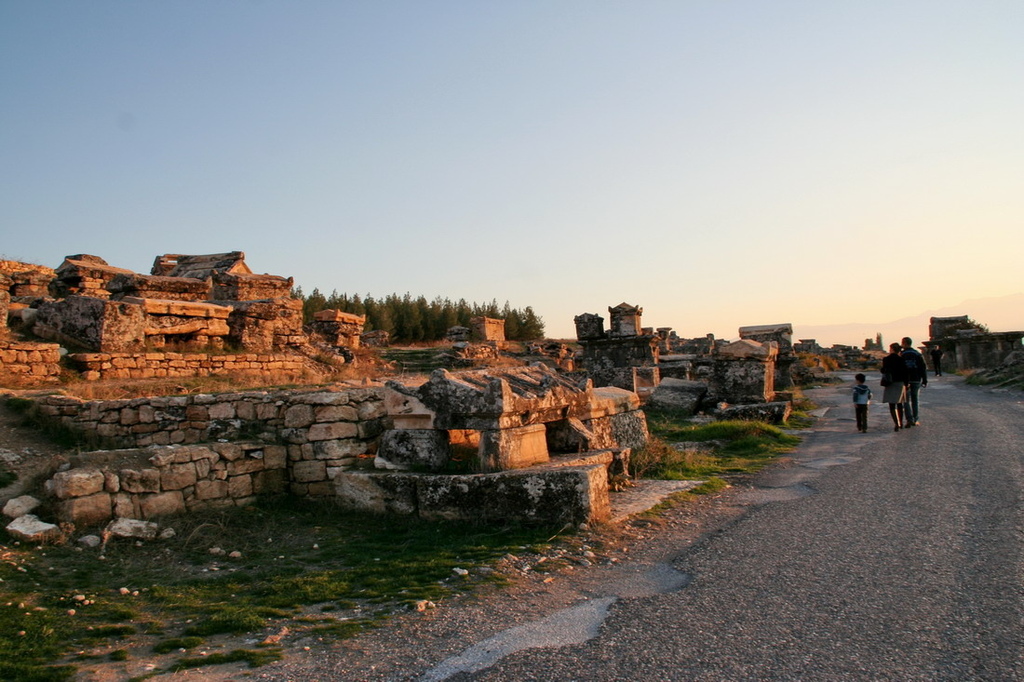 土耳其。棉堡Pamukkale︱赤腳走進雪白幻境。全球唯三天