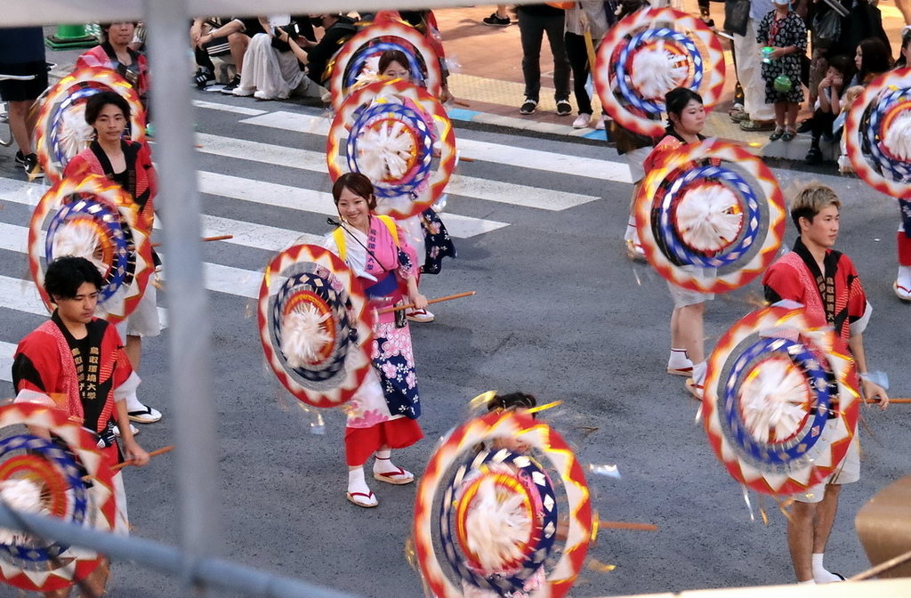 日本鳥取。鏘鏘祭しゃんしゃん祭︱入列《金氏世界紀錄》祭典。4