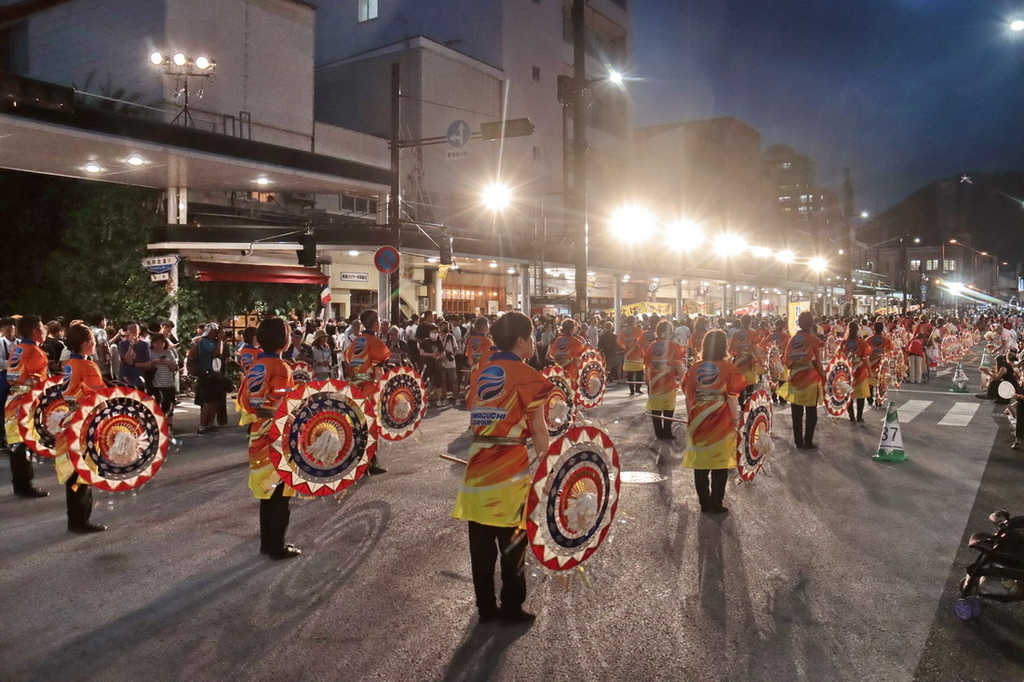 日本鳥取。鏘鏘祭しゃんしゃん祭︱入列《金氏世界紀錄》祭典。4