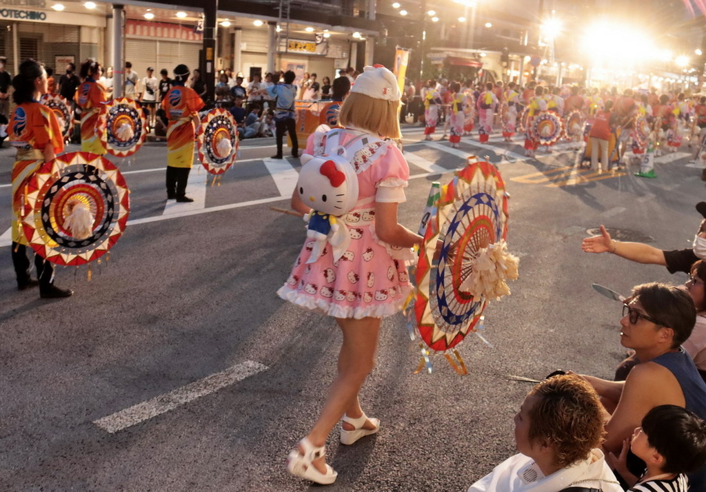 日本鳥取。鏘鏘祭しゃんしゃん祭︱入列《金氏世界紀錄》祭典。4