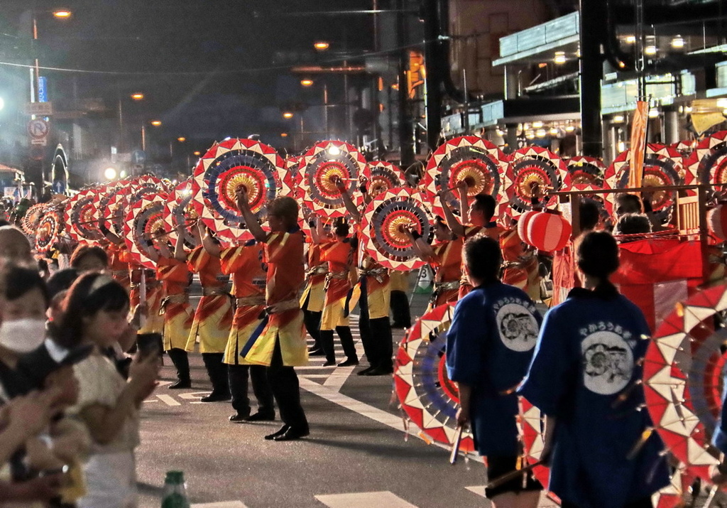 日本鳥取。鏘鏘祭しゃんしゃん祭︱入列《金氏世界紀錄》祭典。4