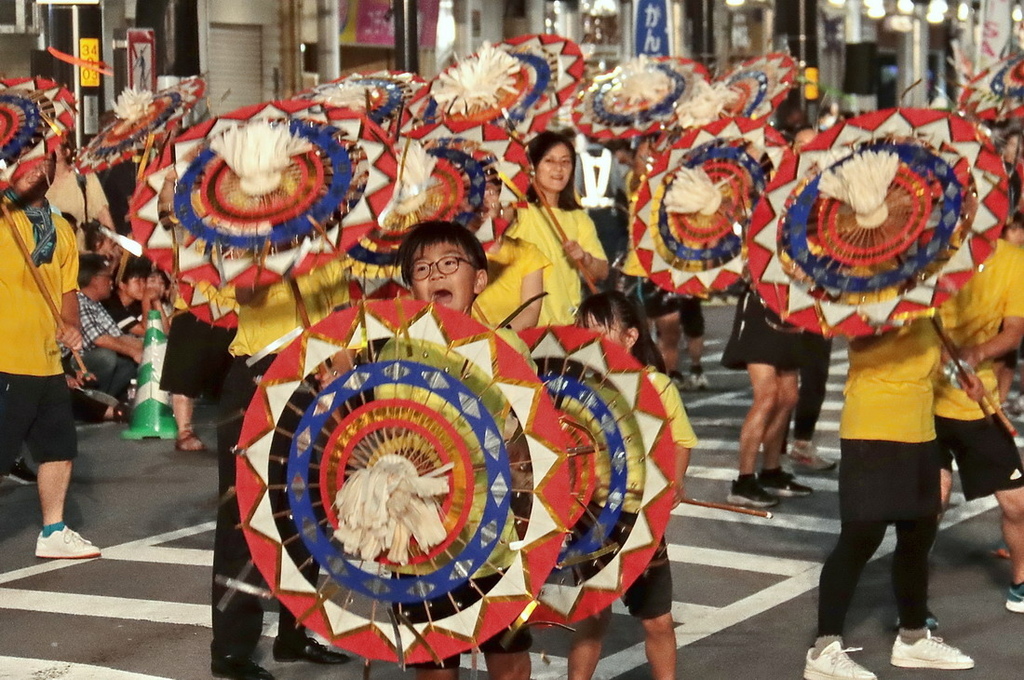 日本鳥取。鏘鏘祭しゃんしゃん祭︱入列《金氏世界紀錄》祭典。4