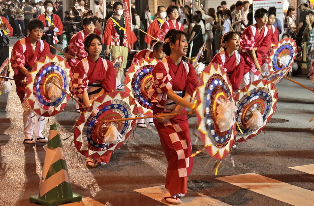 日本鳥取。鏘鏘祭しゃんしゃん祭︱入列《金氏世界紀錄》祭典。4