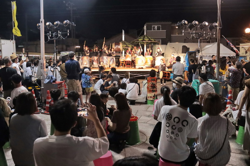 日本鳥取。鏘鏘祭しゃんしゃん祭︱入列《金氏世界紀錄》祭典。4